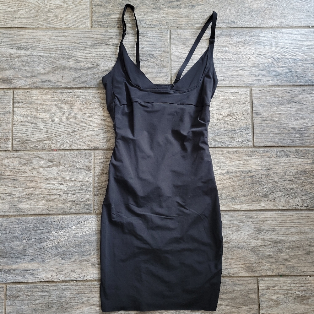 Maidenform Adjustable Strap Form Fitting Shape Wear